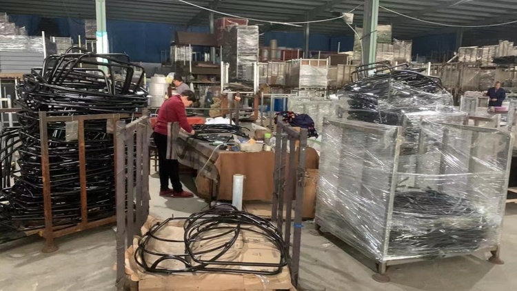 Набір гойдалки на відкритому повітрі від американського клієнта на 60% завершено
